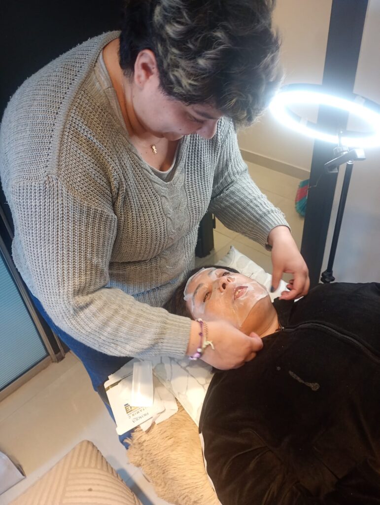 Limpieza facial en camilla, Zafyro Studio Mar del Plata (2)